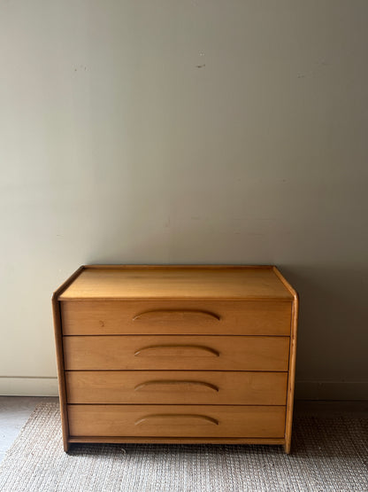Templeton maple dresser