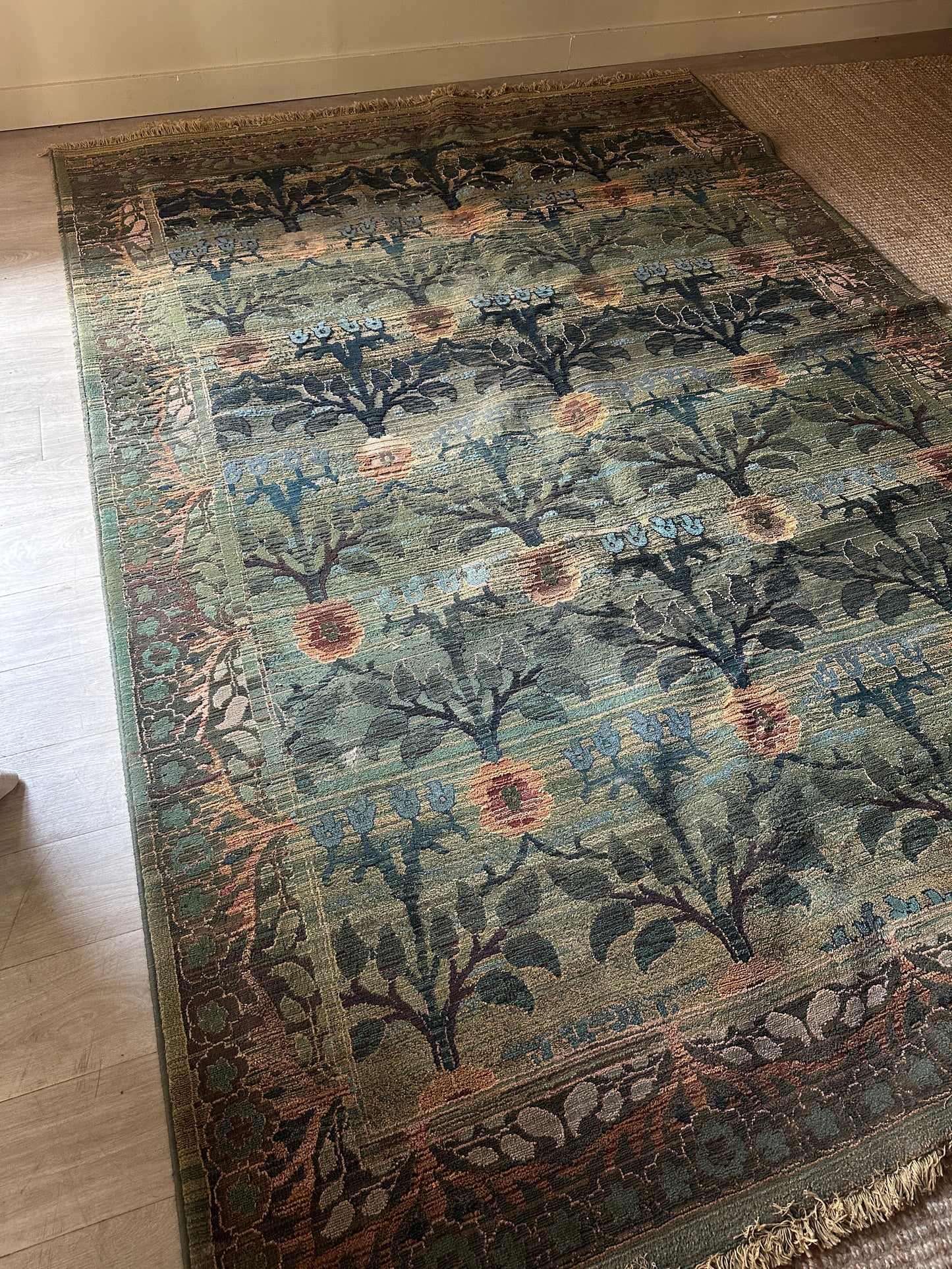 7’10” x 11’2” wool floral rug