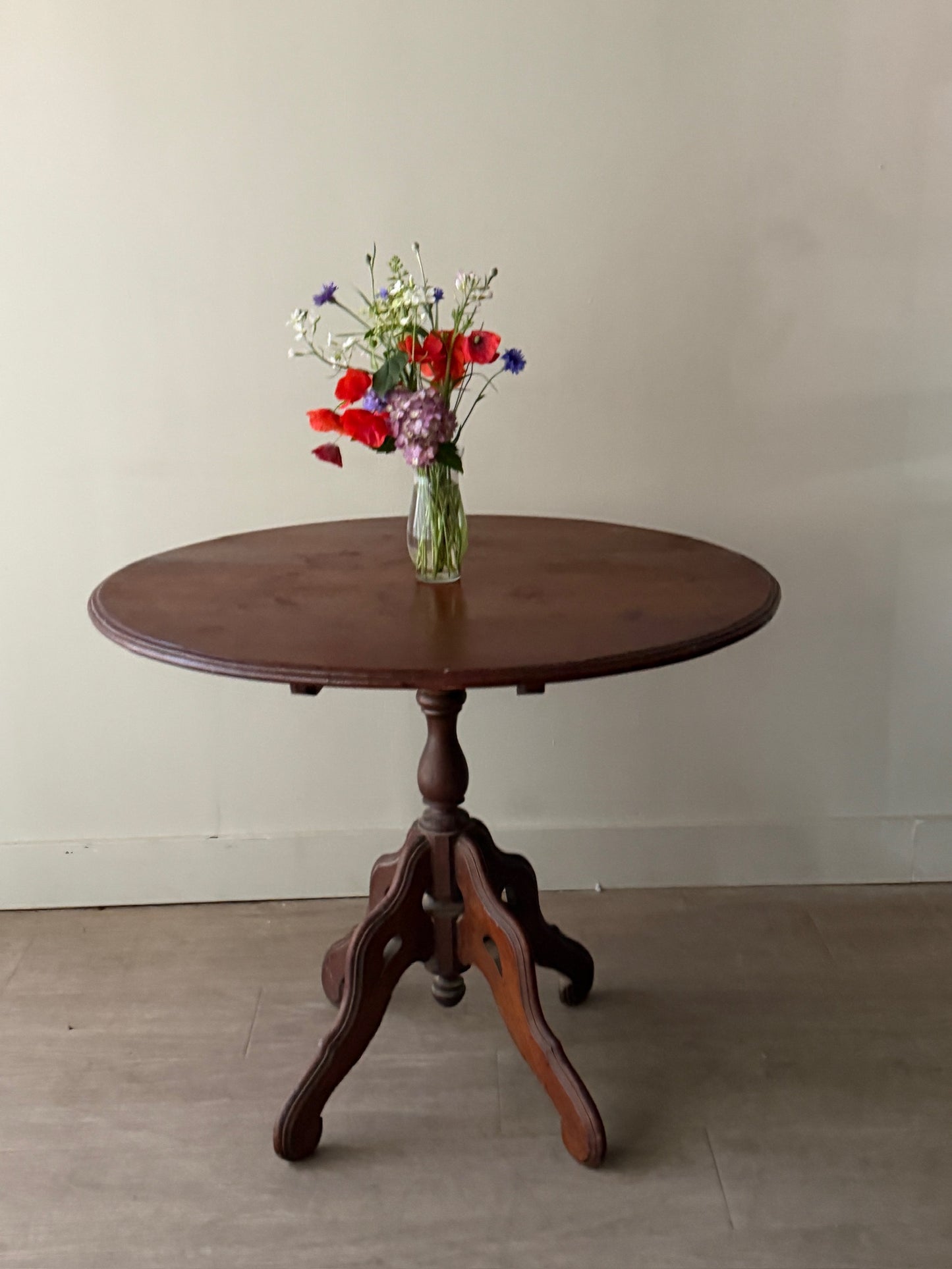 Victorian walnut parlor table