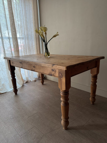 Gustavian pine dining table