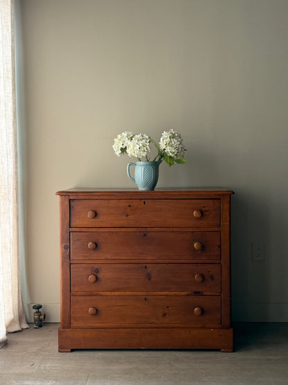 Pine dresser