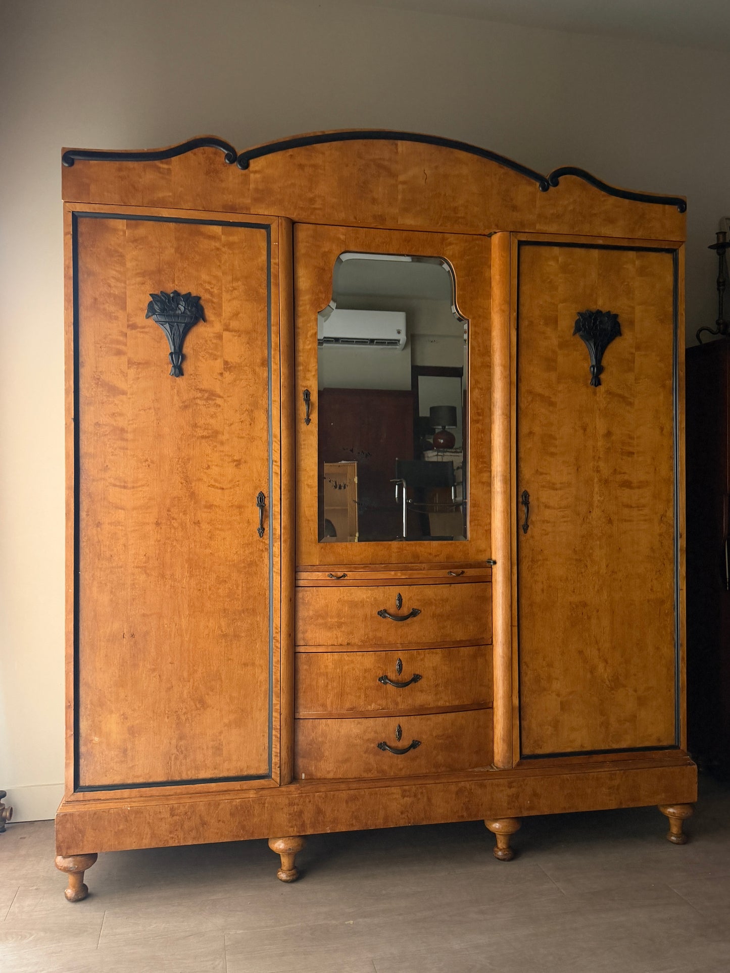 Deco birch armoire