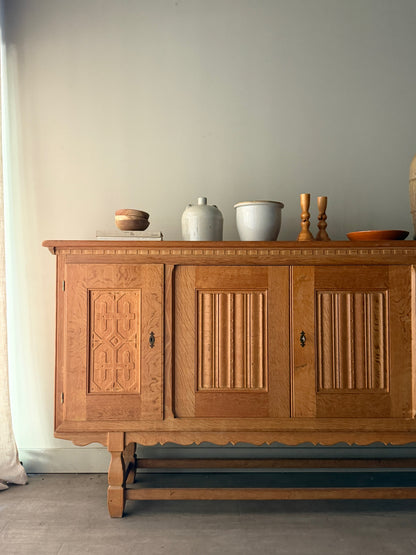 Henning Kjaernulf oak sideboard