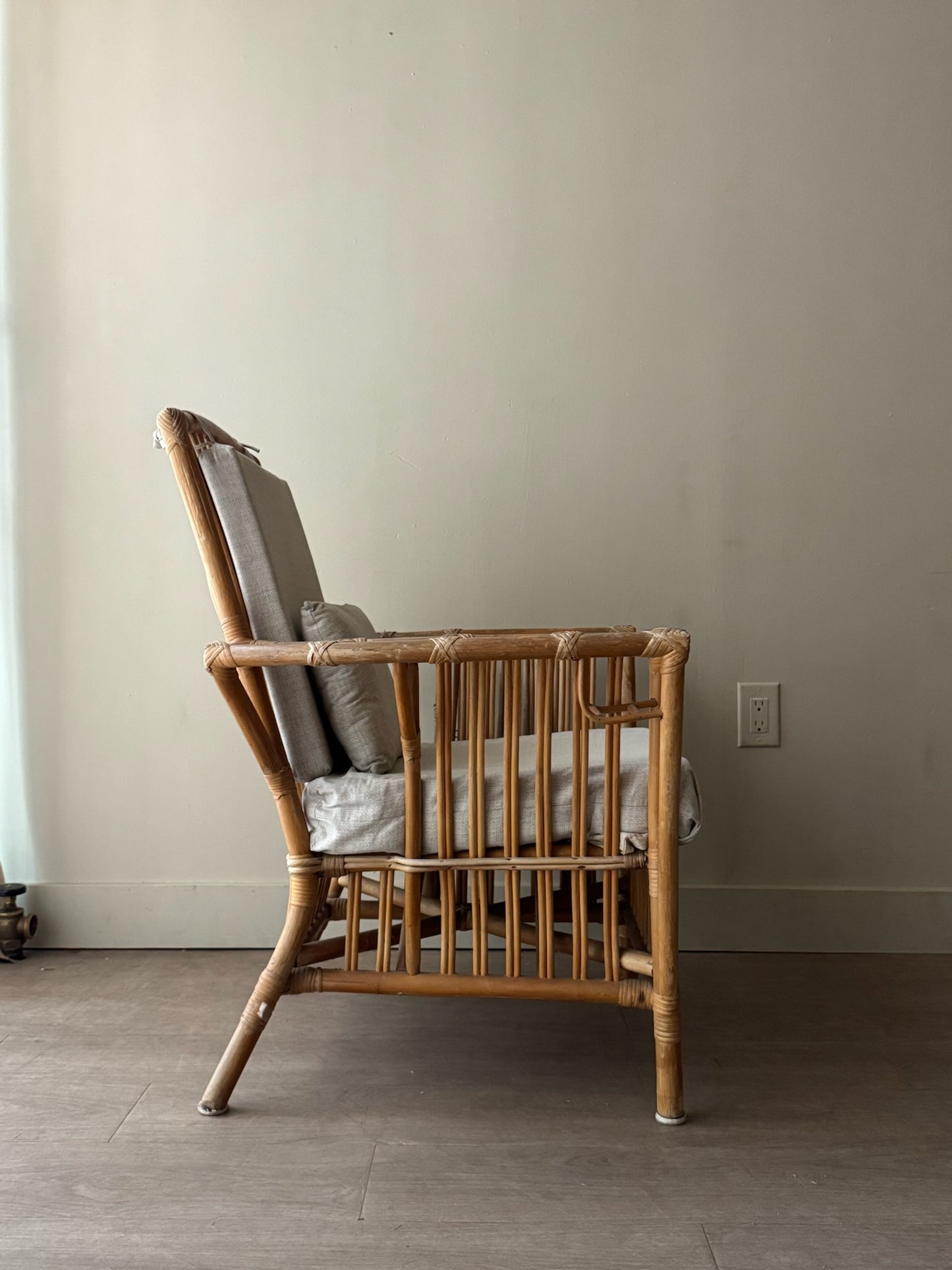 Bamboo arm chair