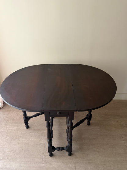 Oak gate leg table