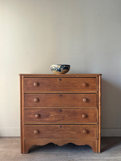 Pine dresser