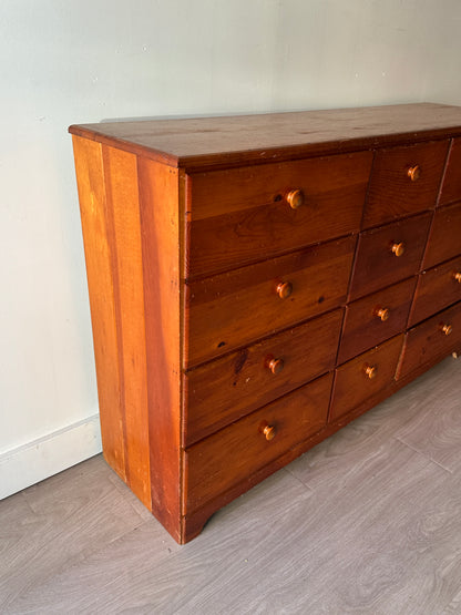 Pine dresser