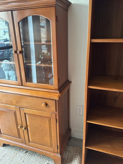 Maple hutch