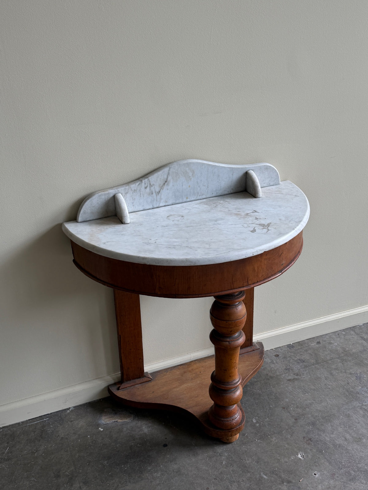 English early Victorian marble top washstand