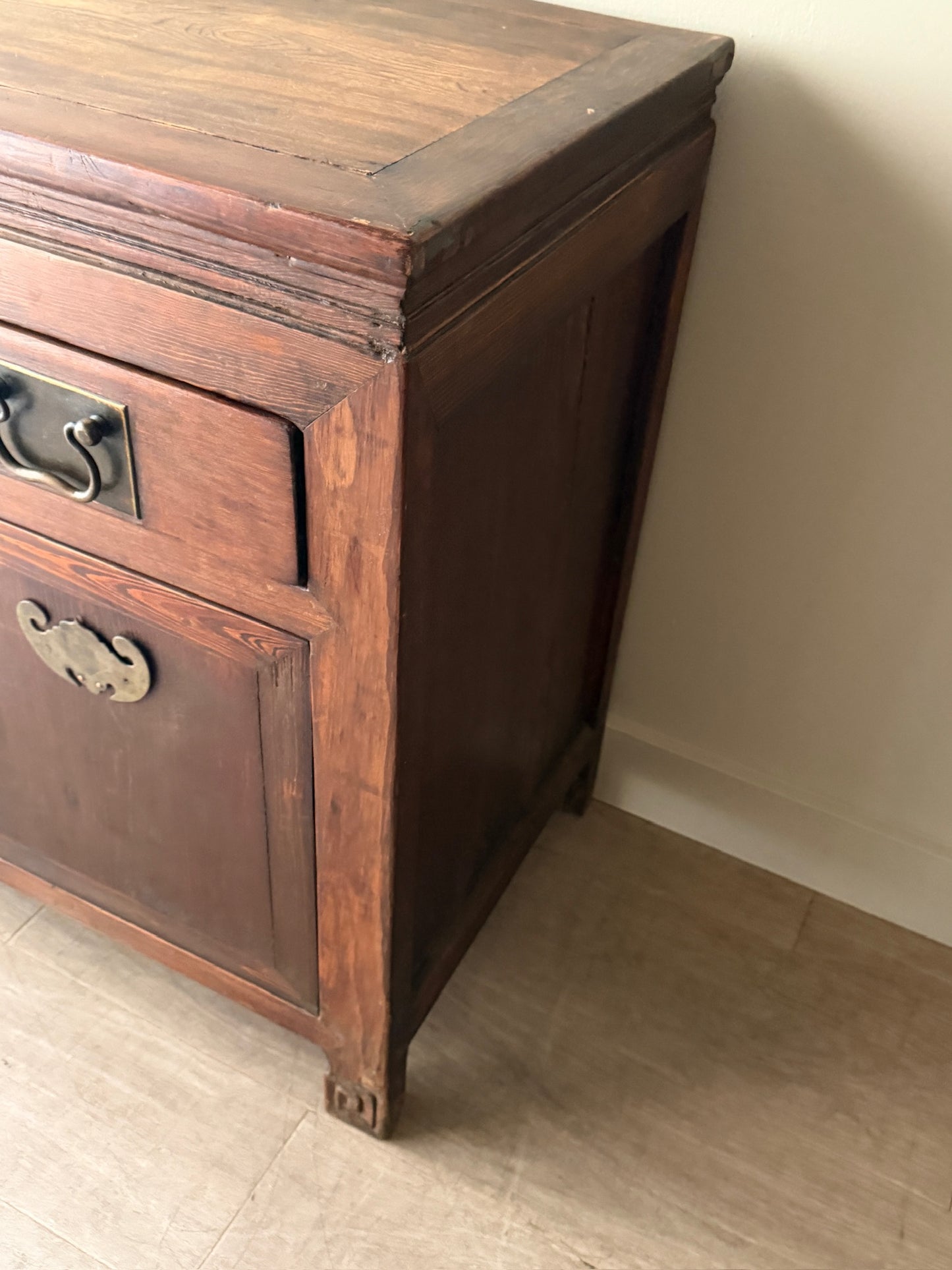 Chinese elmwood server (missing key, bottom section does not open)
