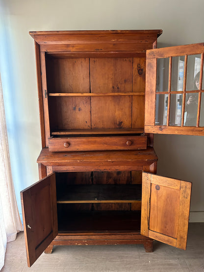 Pine hutch