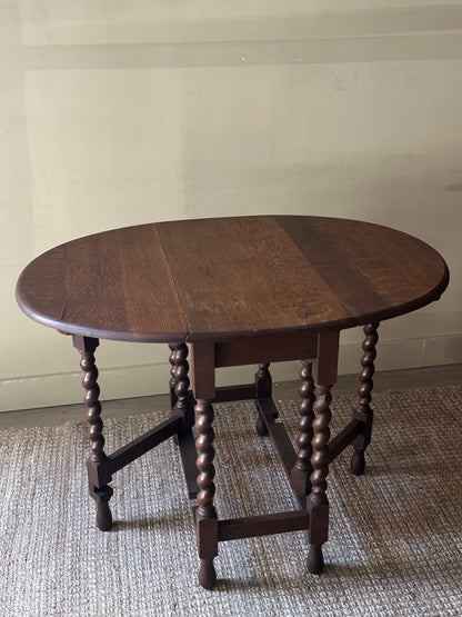 Oak gate leg table