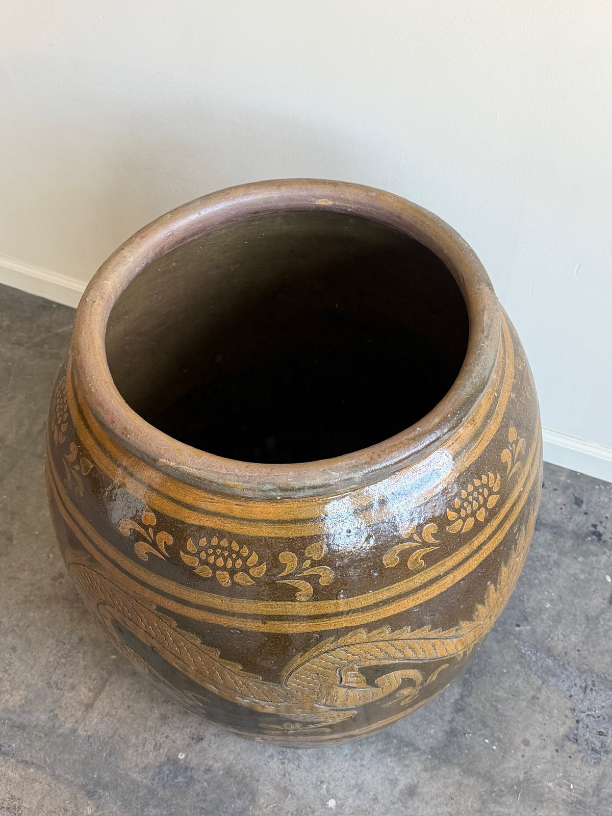 Chinese stoneware XL pot
