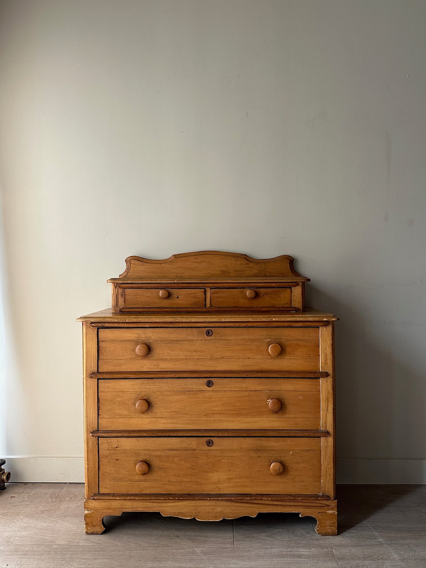 Pine empire dresser