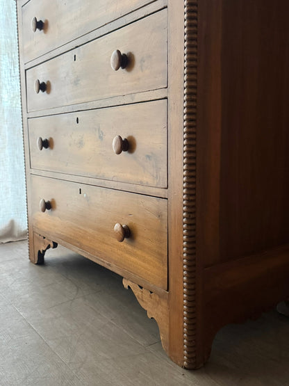 Pine dresser