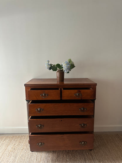 Empire dresser