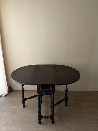 Oak gate leg table
