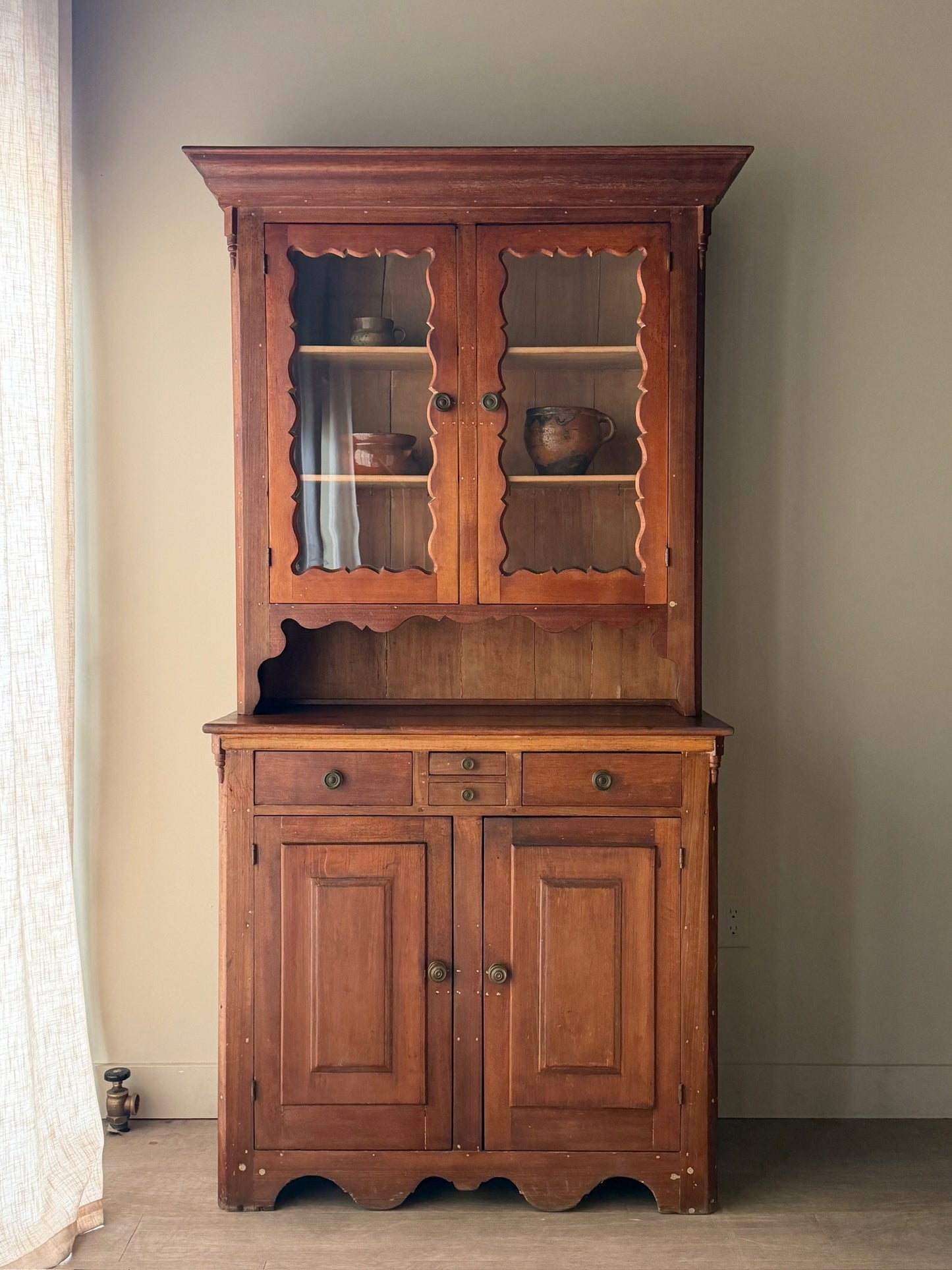Federal pine two piece hutch
