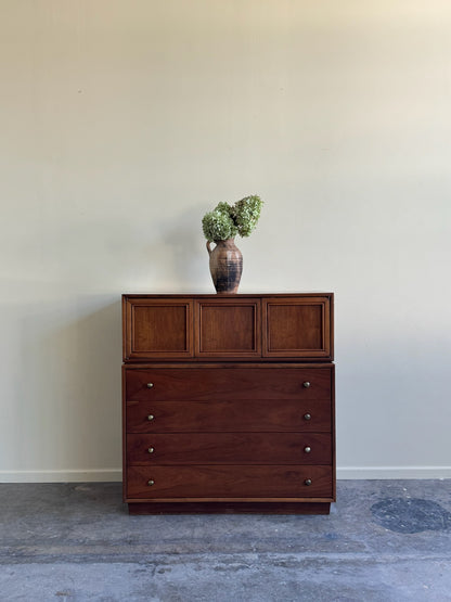 Red Lion walnut gentleman’s dresser