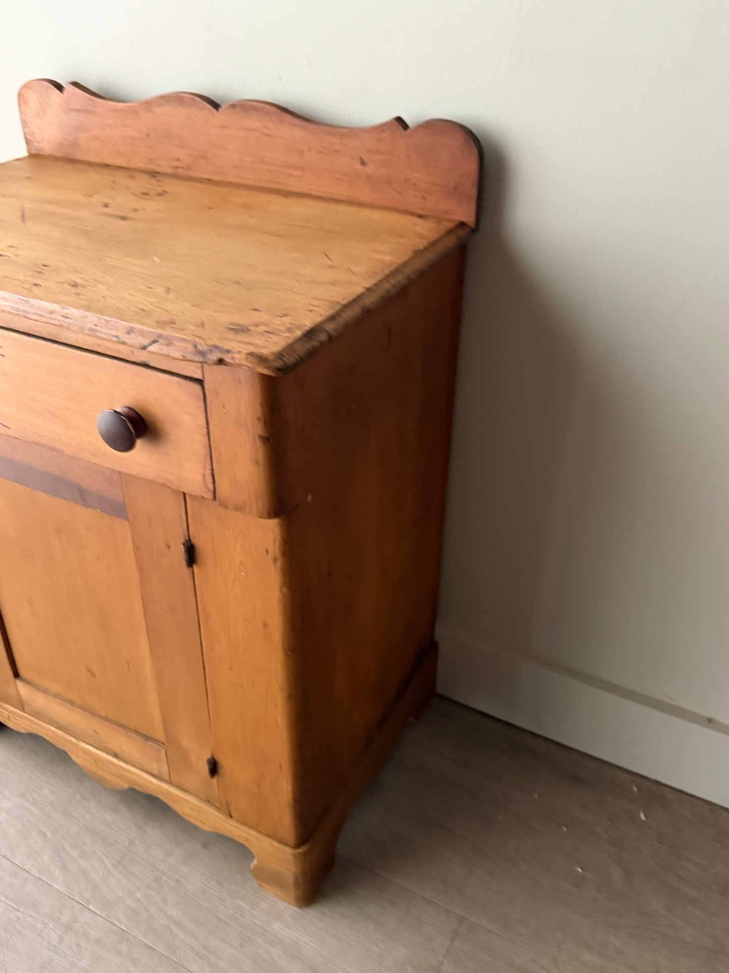 Pine washstand