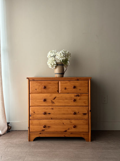 Pine dresser