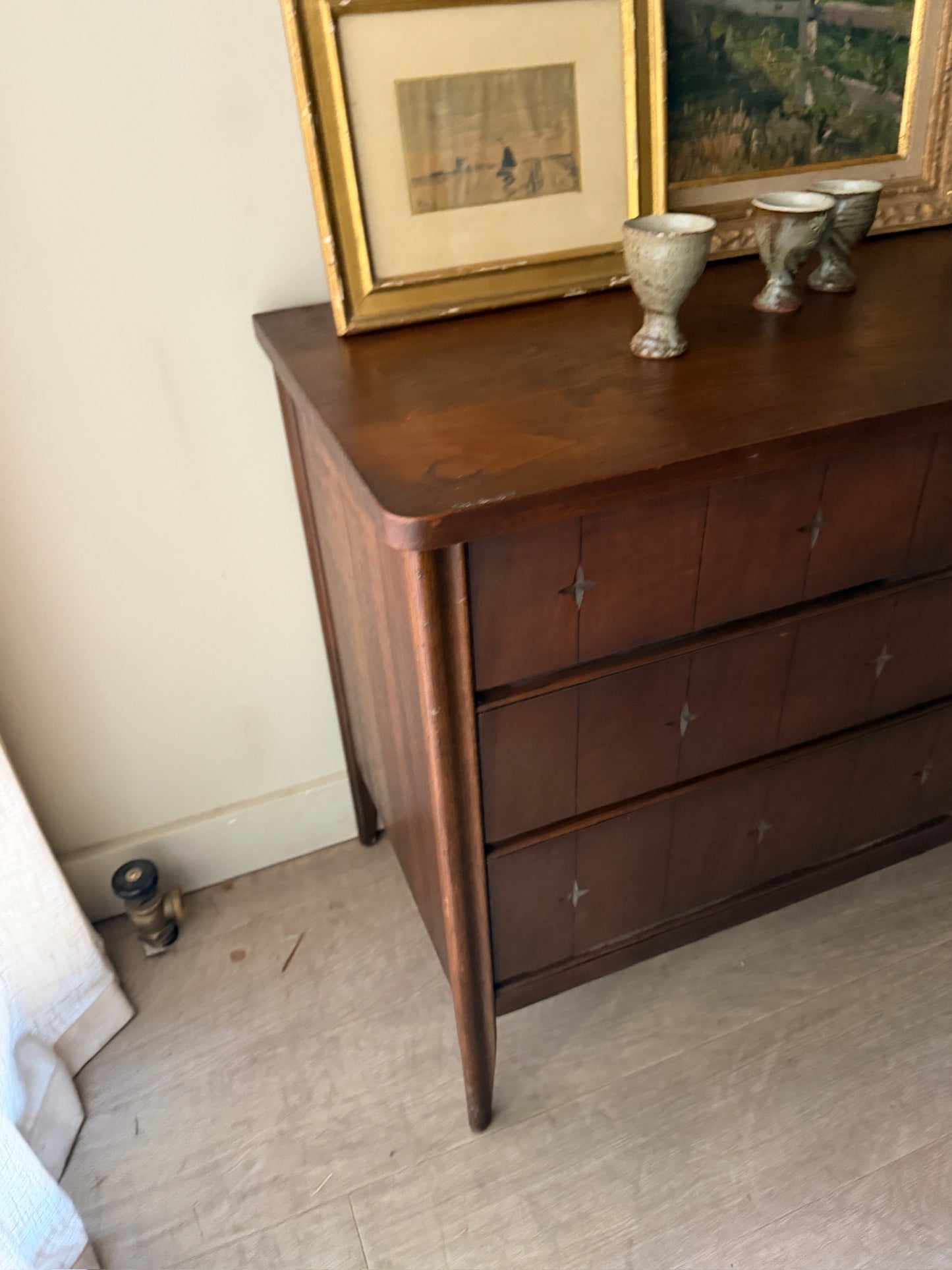 Broyhill walnut 6 drawer dresser