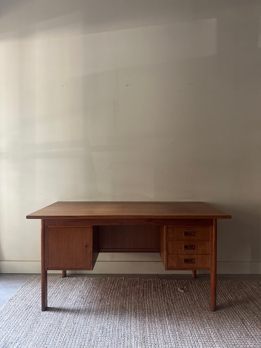 Teak desk. (Two drawers locked)