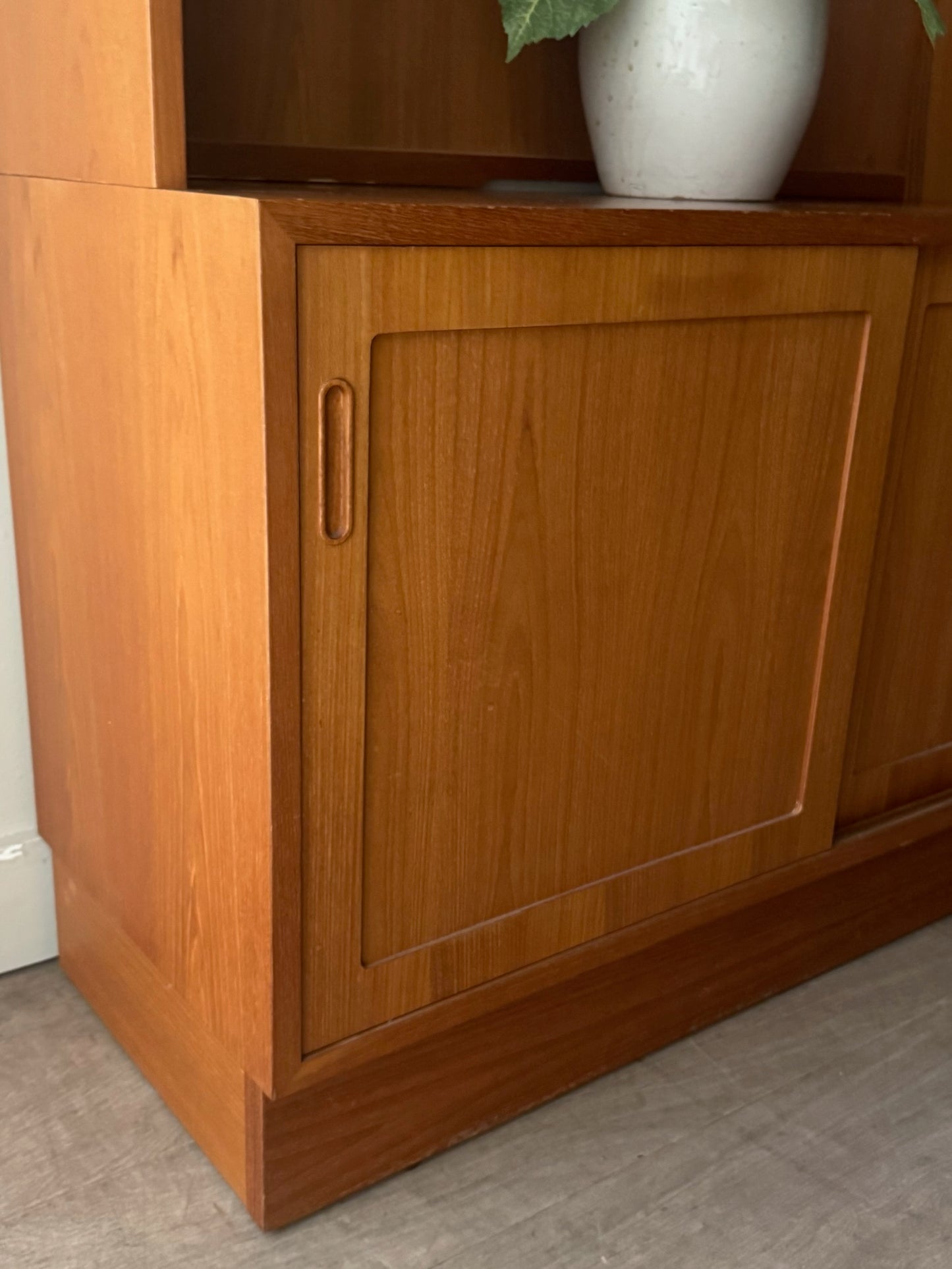 Hundevad Danish teak display hutch