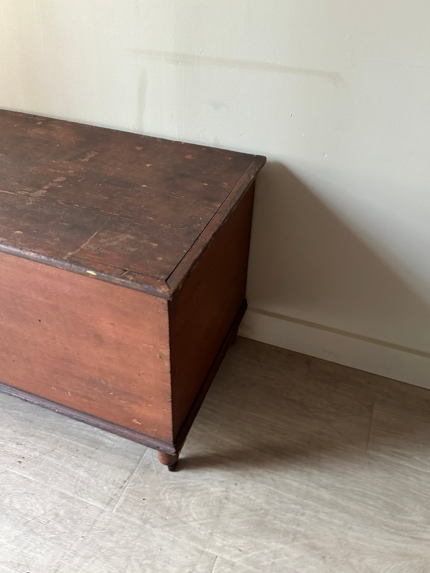 XL pine chest