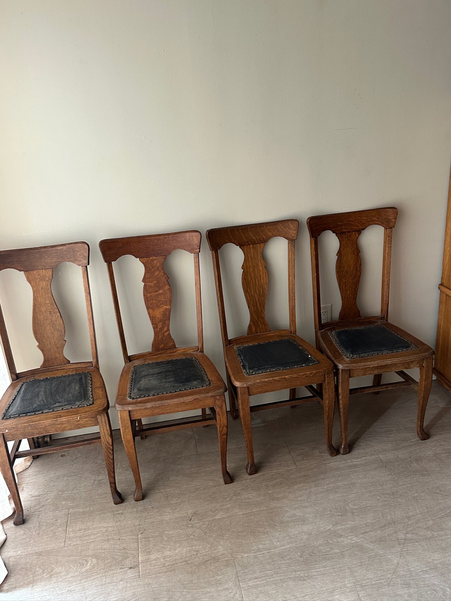 4 oak and leather dining chairs. Sets of 2.