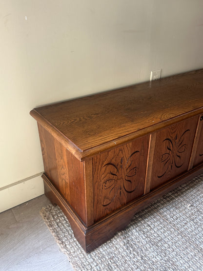 Lane cedar chest
