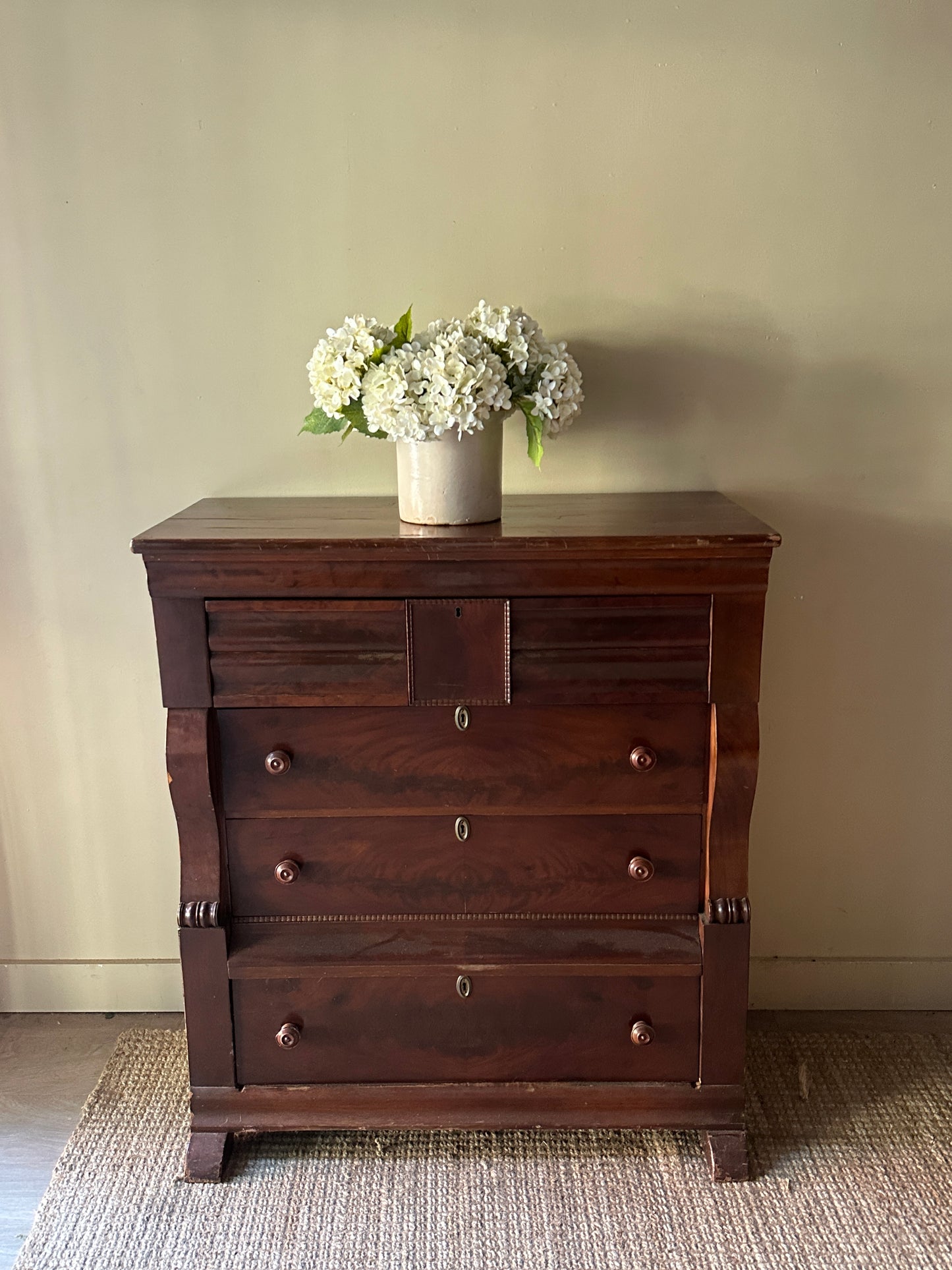 Dark pine dresser