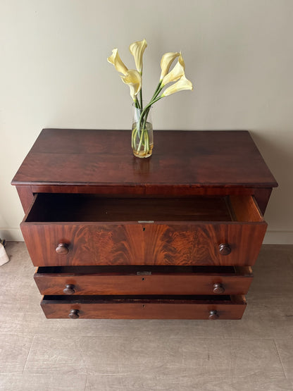 Empire mahogany 3 drawer dresser