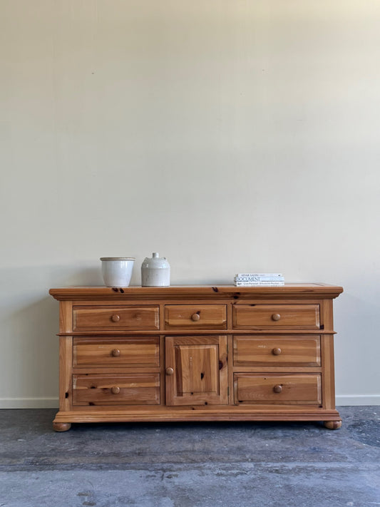 Broyhill pine dresser