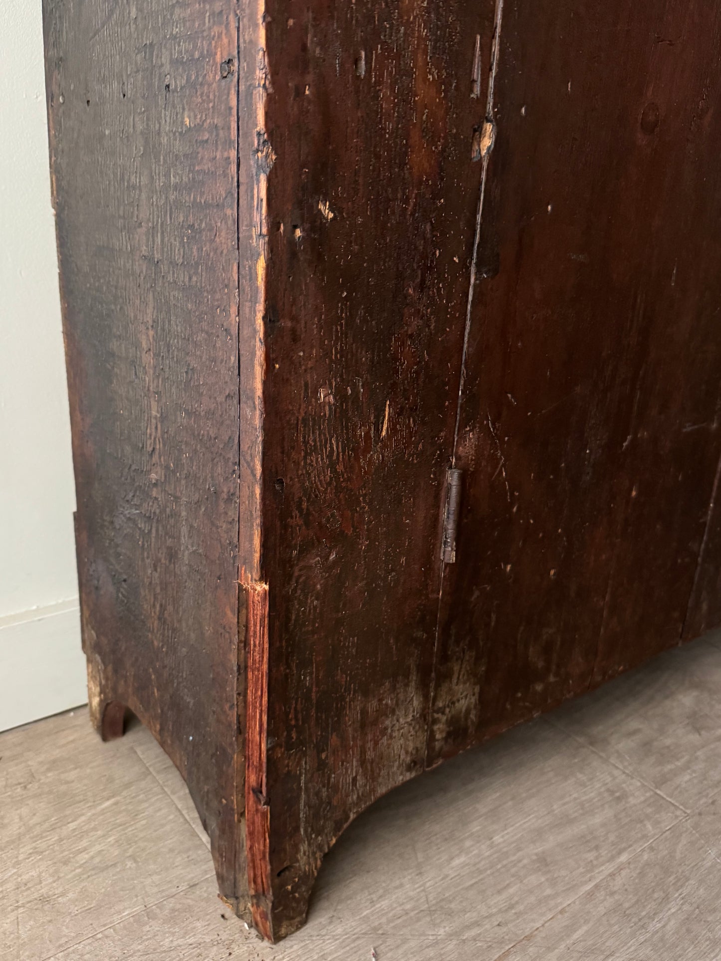 Pennsylvania Federal painted pine cupboard