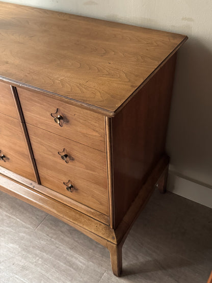 Thomasville Horizon oak 6 drawer dresser