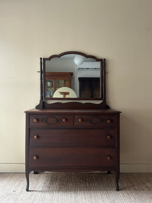 Pine dresser w mirror