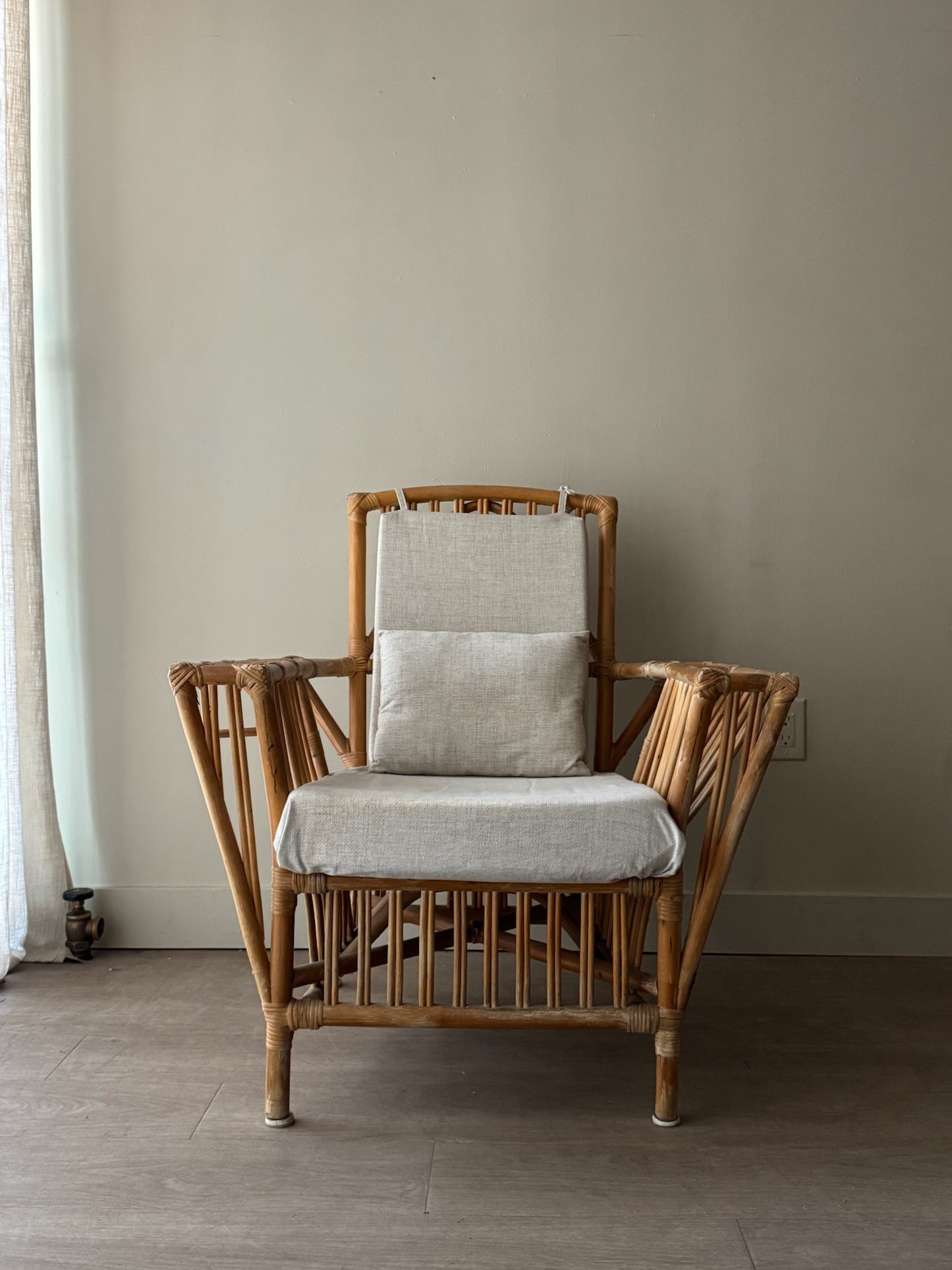 Bamboo arm chair