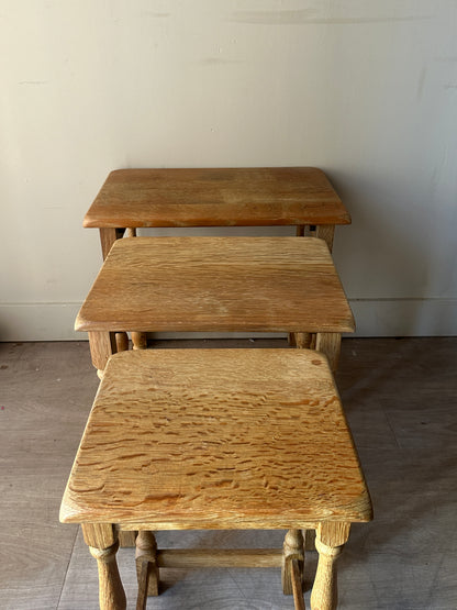 White oak nesting tables