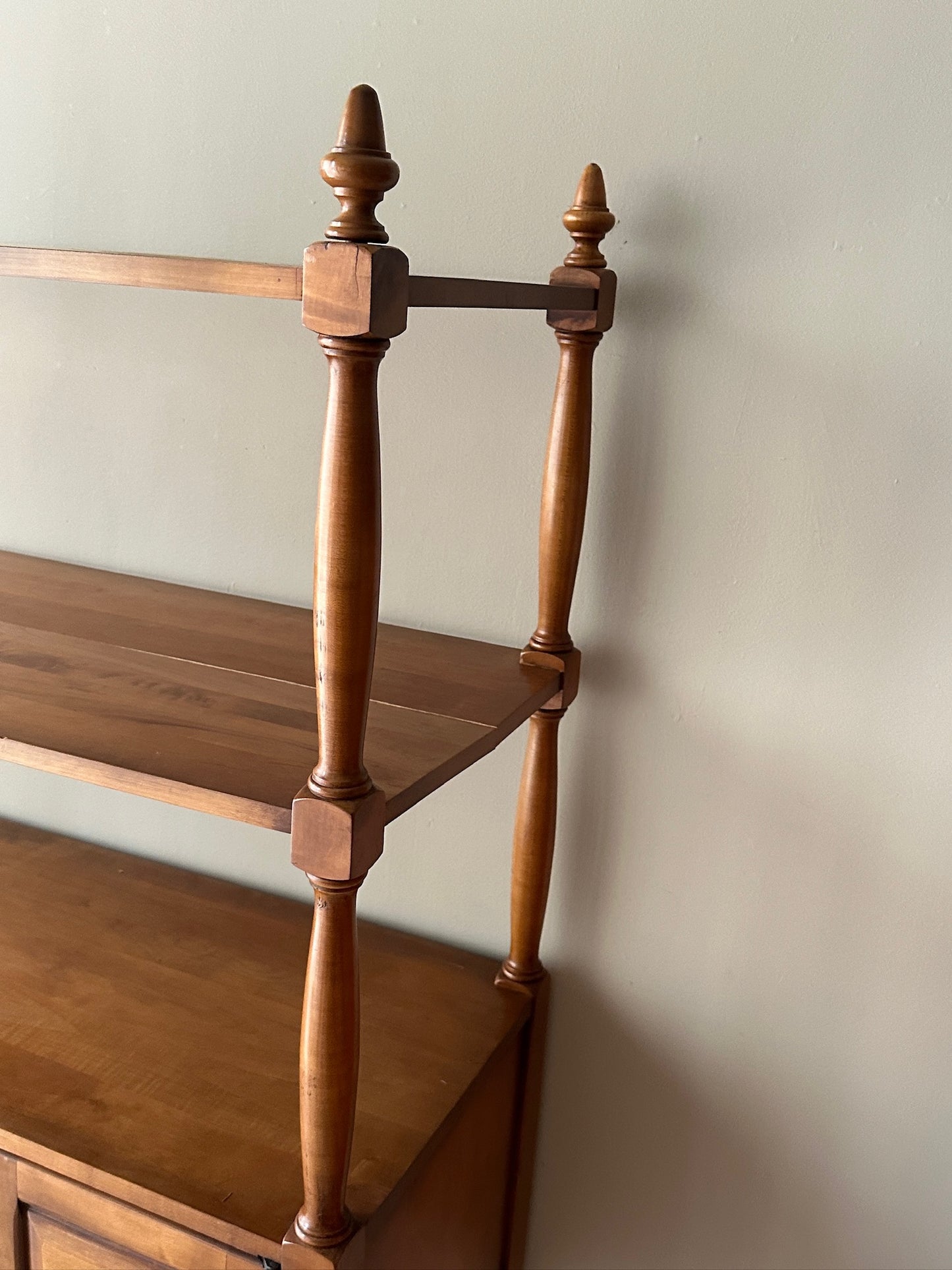Maple display shelf