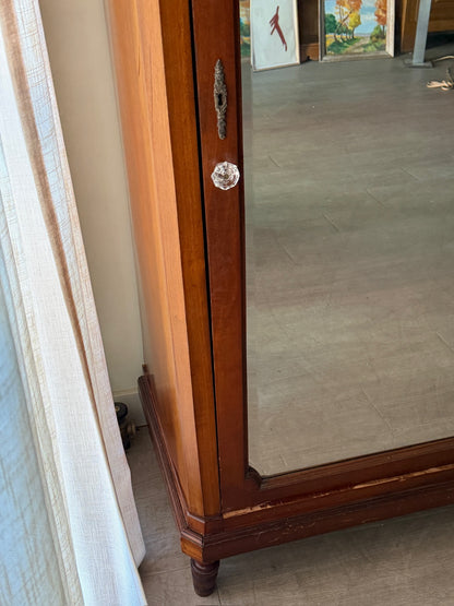 Mirrored wardrobe