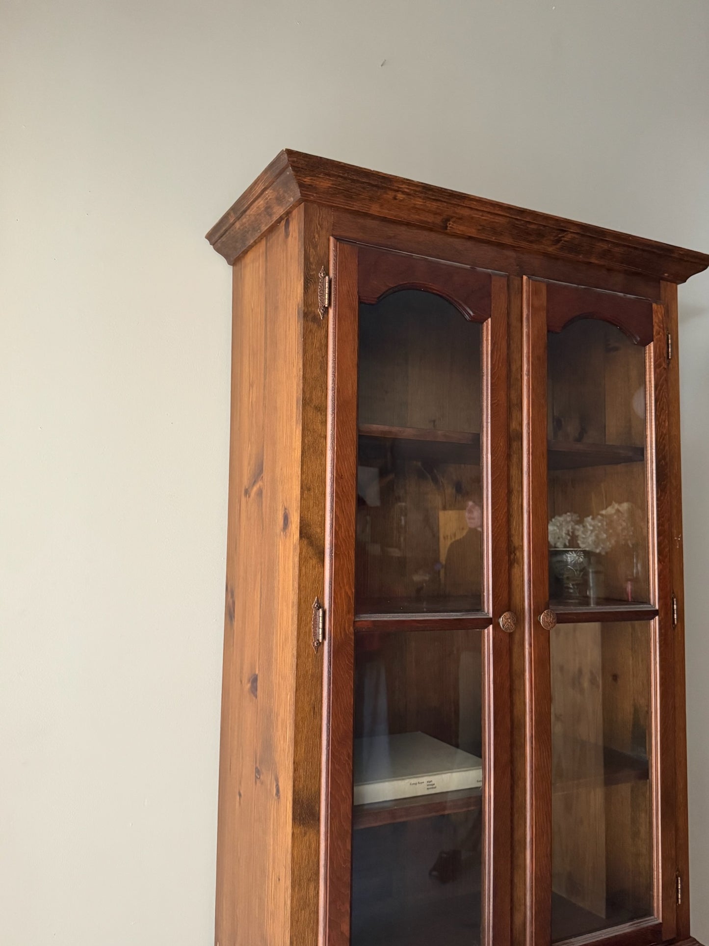 Narrow pine display hutch