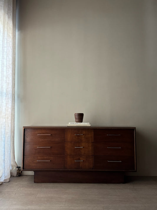 Lane walnut 6 drawer dresser
