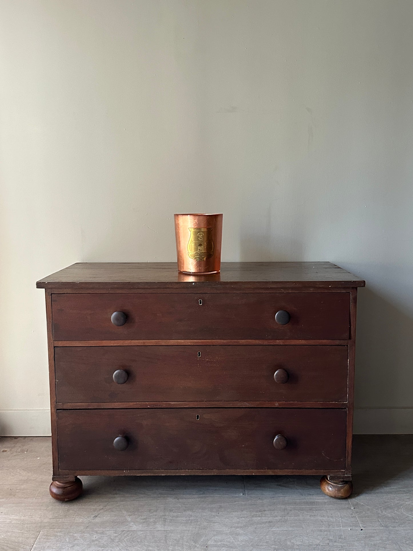 Pine ball foot dresser