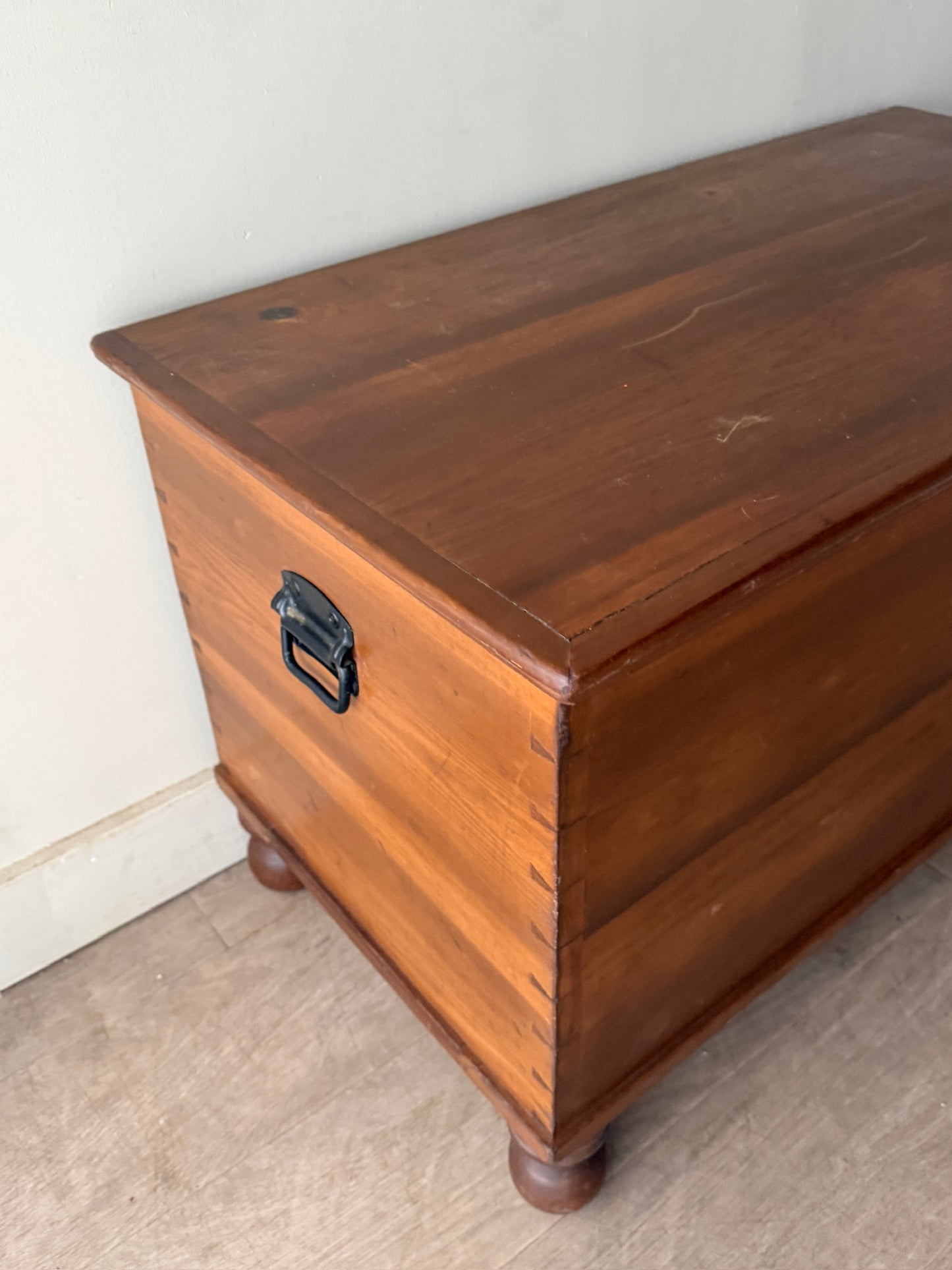 Pennsylvania Sheraton pine chest