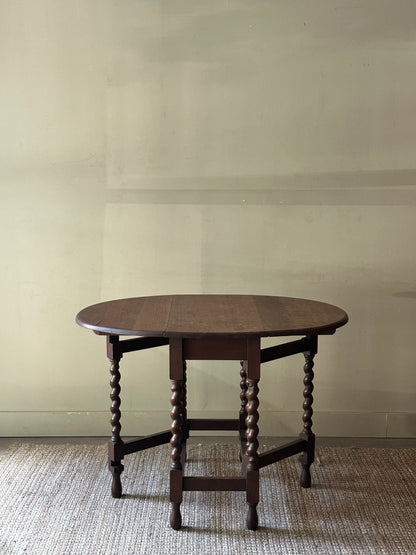 Oak gate leg table