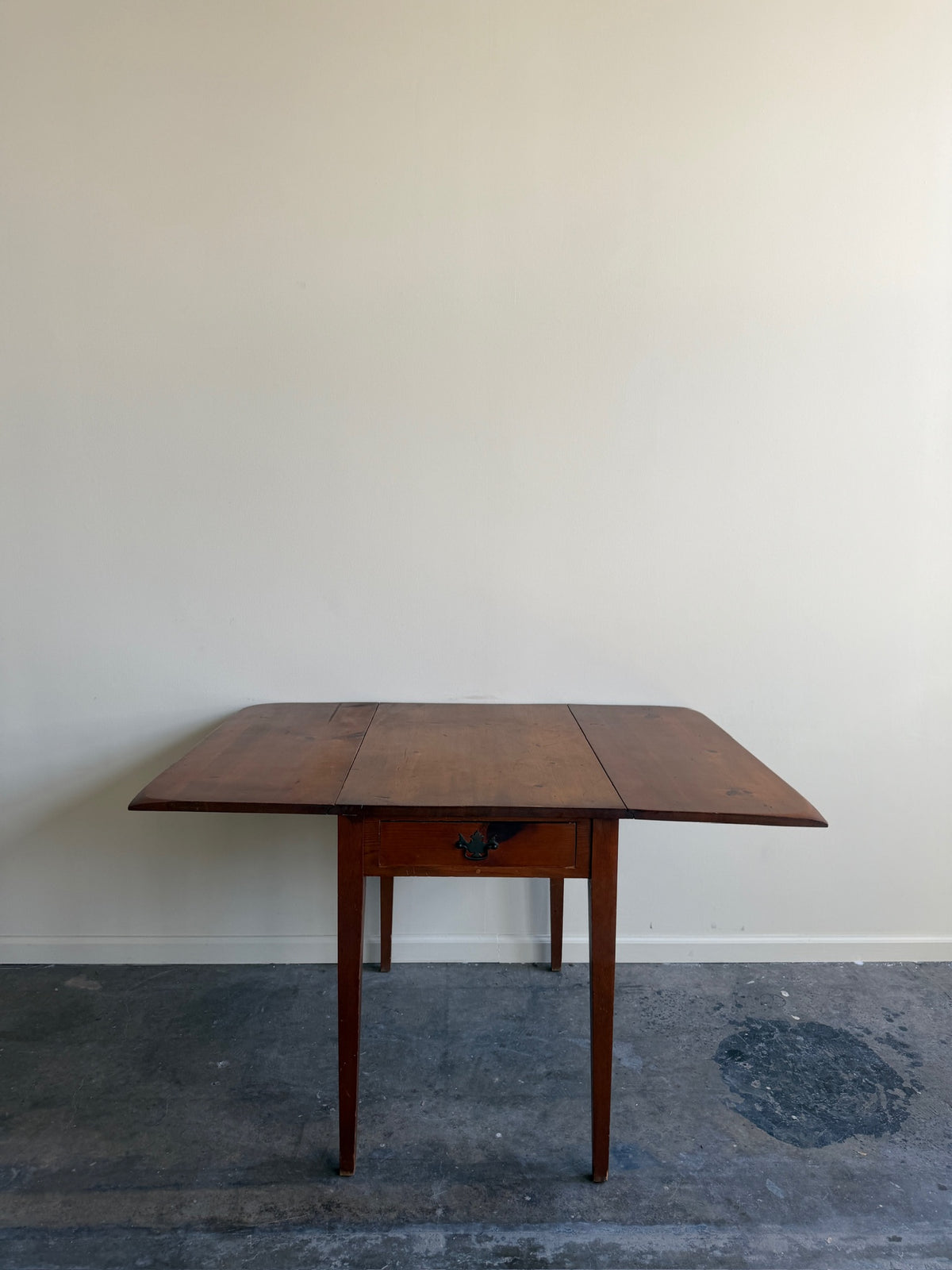 Pine drop leaf table with drawer