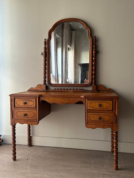 Maple vanity