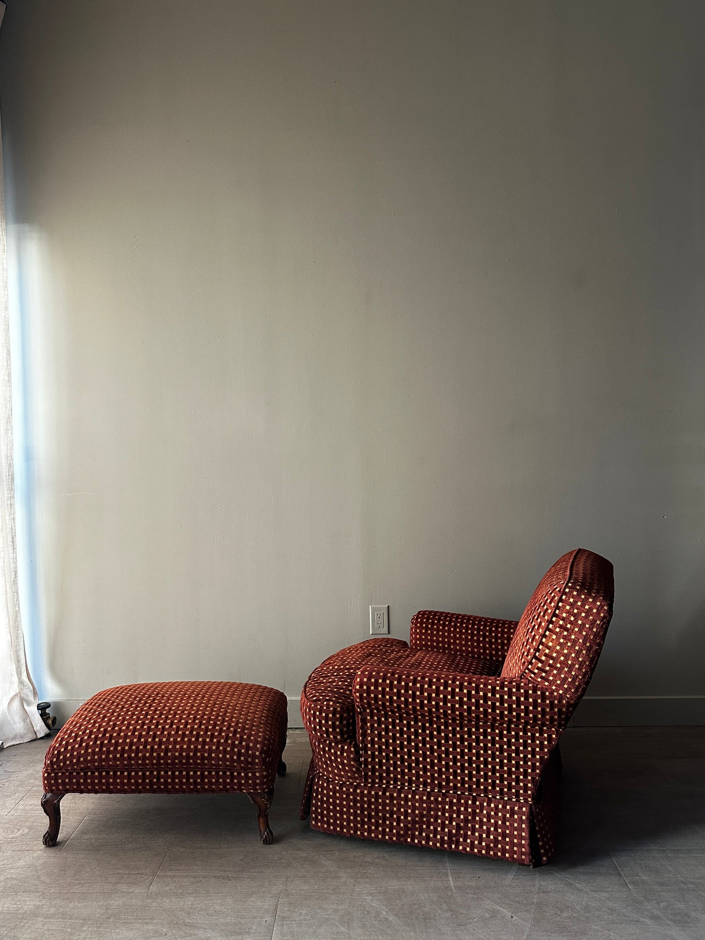 Basket weave fabric armchair with ottoman