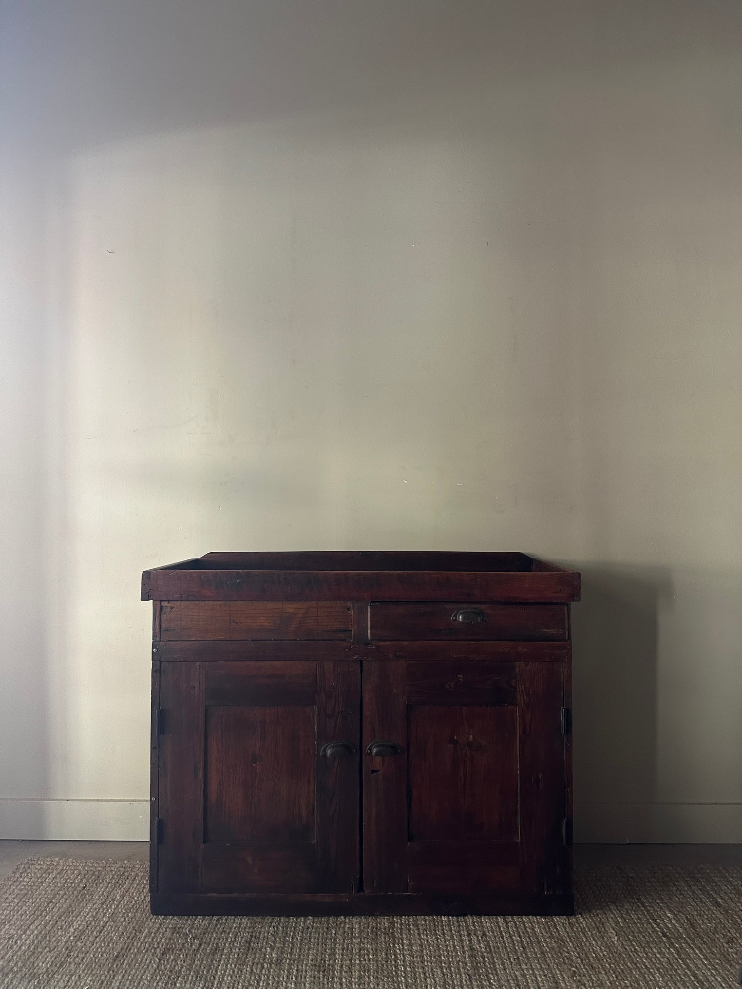 Pine dry sink